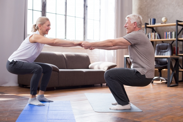 シニアスクワット